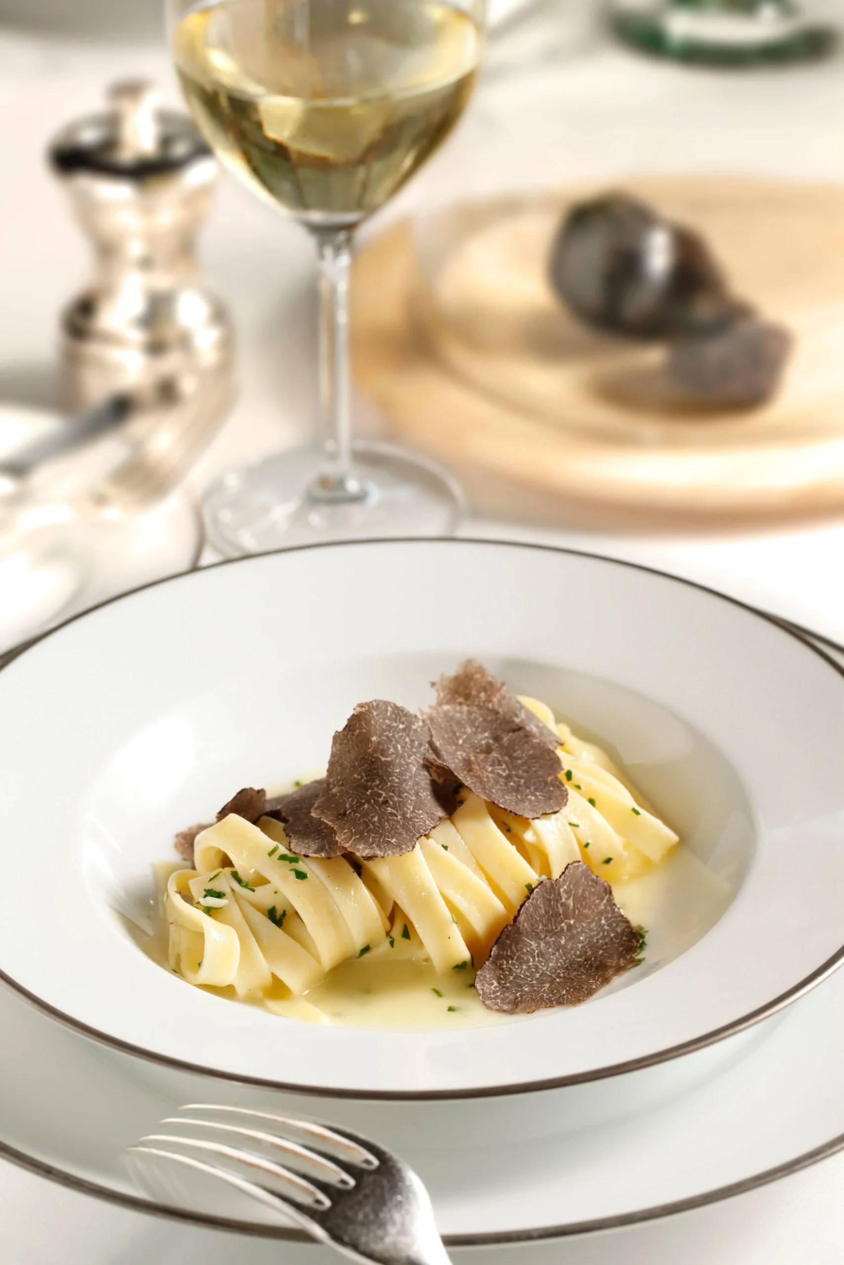 Pasta sa tanko rendanim listićima crnog tartufa